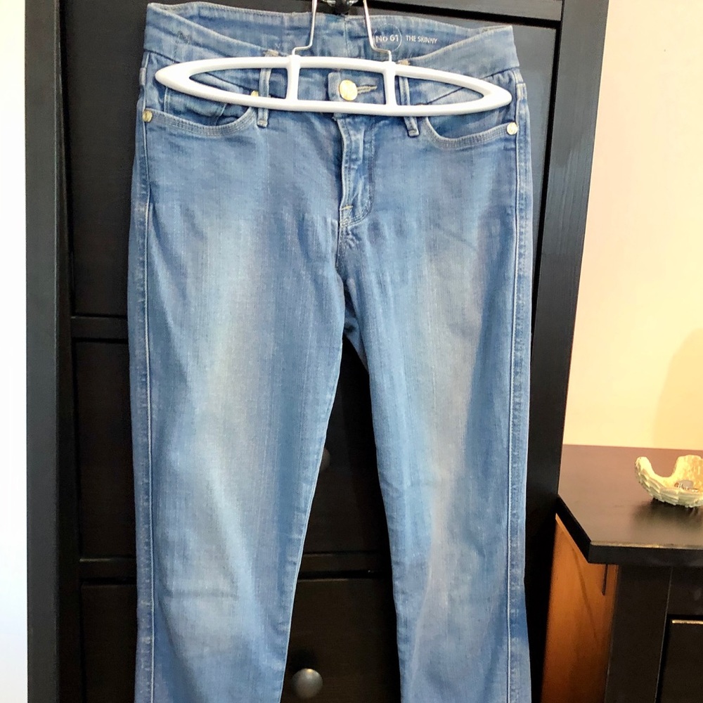 Marciano no. 61 light wash skinny jeans size: 25
